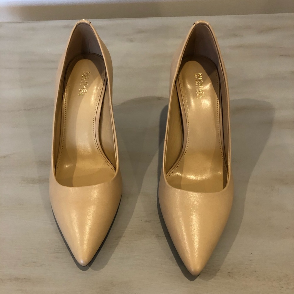 Michael Kors leather pumps, Size 8, Tan